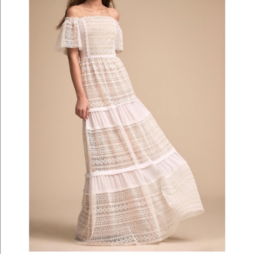 Monique Lhuillier Off-Shoulder White Lace Maxi Dress